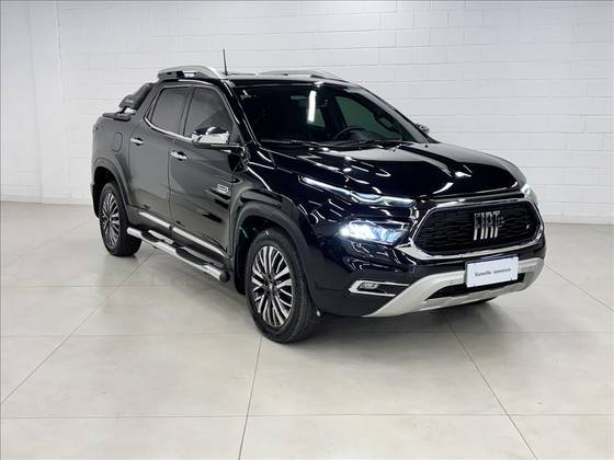 FIAT TORO 2.0 16V TURBO DIESEL RANCH 4WD AT9 FIAT TORO 2.0 16V TURBO DIESEL RANCH 4WD AT9